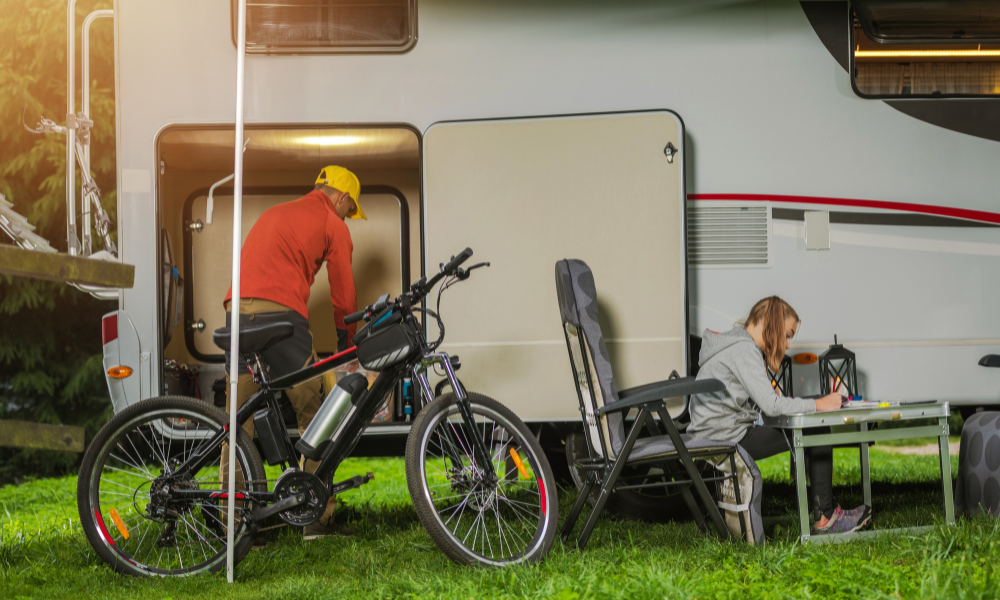 Wohnmobil und fahrrad